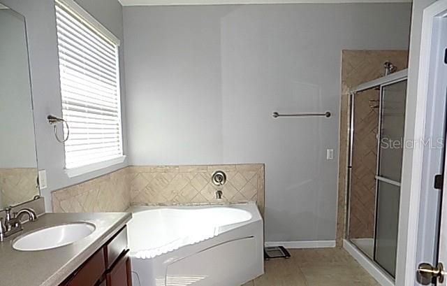 En Venta: $499,900 (3 camas, 2 baños, 1896 Pies cuadrados)