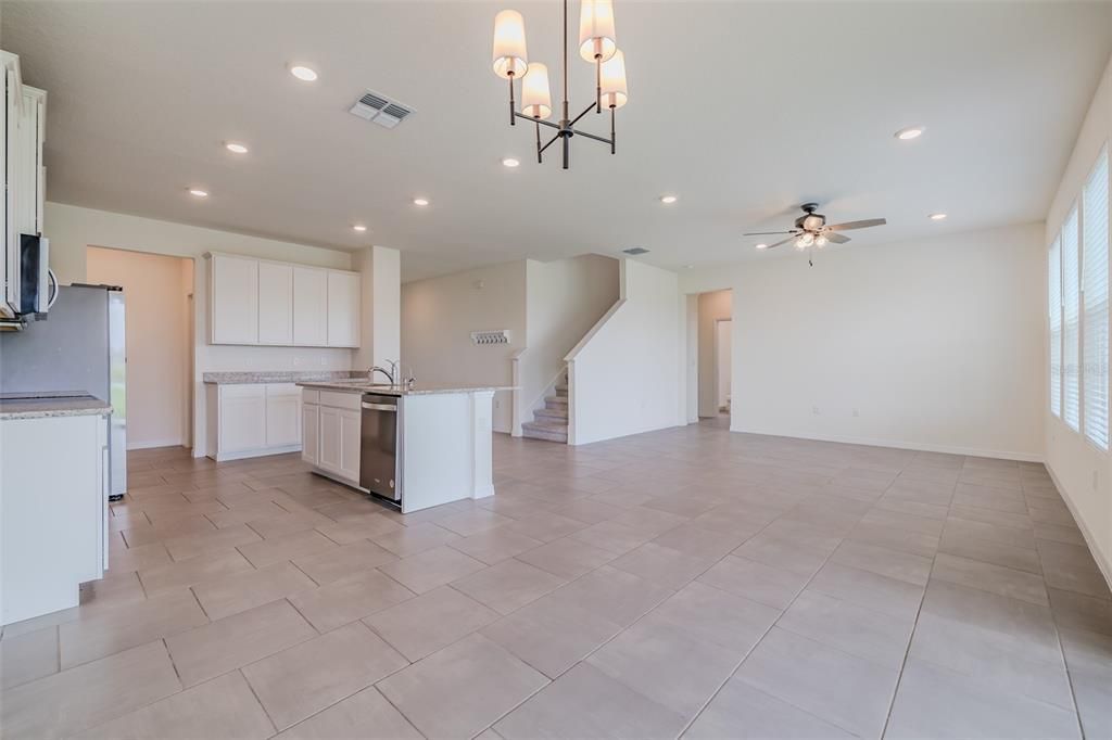 For Sale: $489,900 (5 beds, 3 baths, 2964 Square Feet)