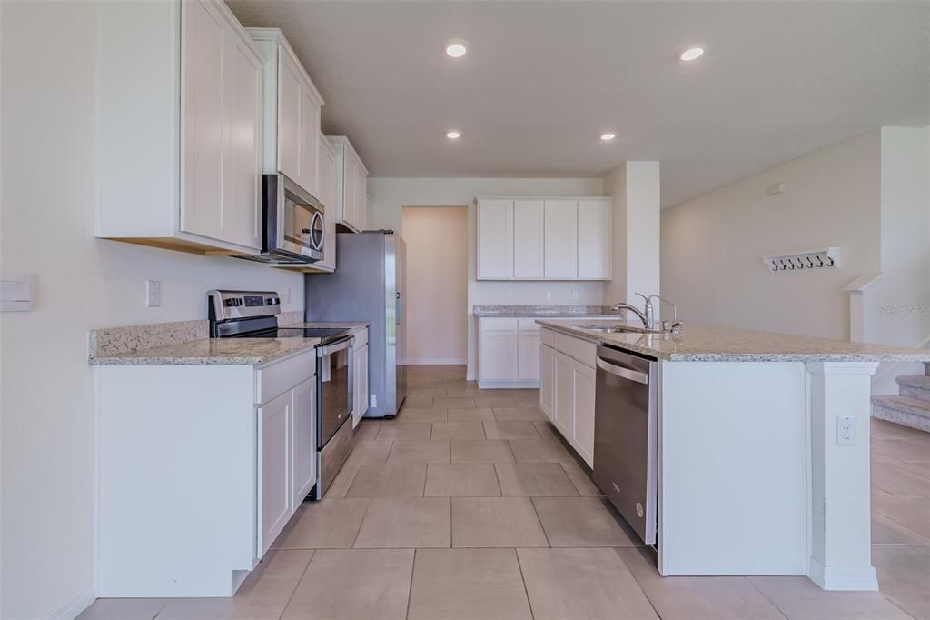 For Sale: $489,900 (5 beds, 3 baths, 2964 Square Feet)