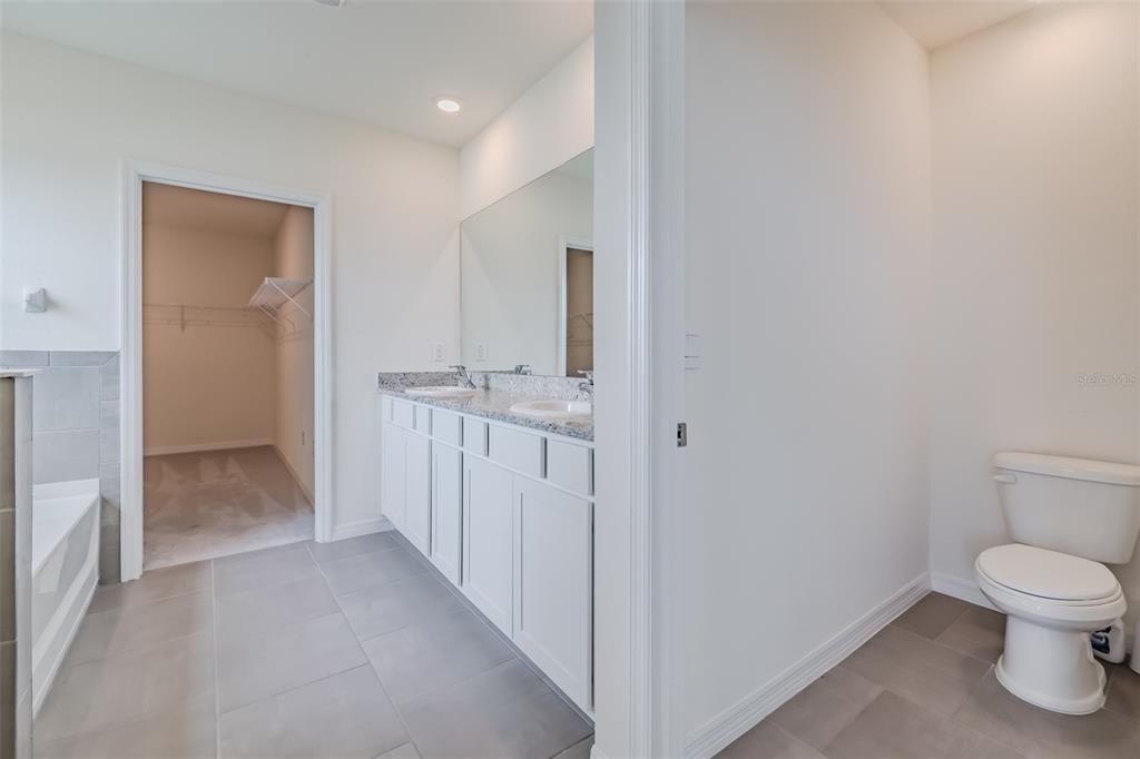 For Sale: $489,900 (5 beds, 3 baths, 2964 Square Feet)