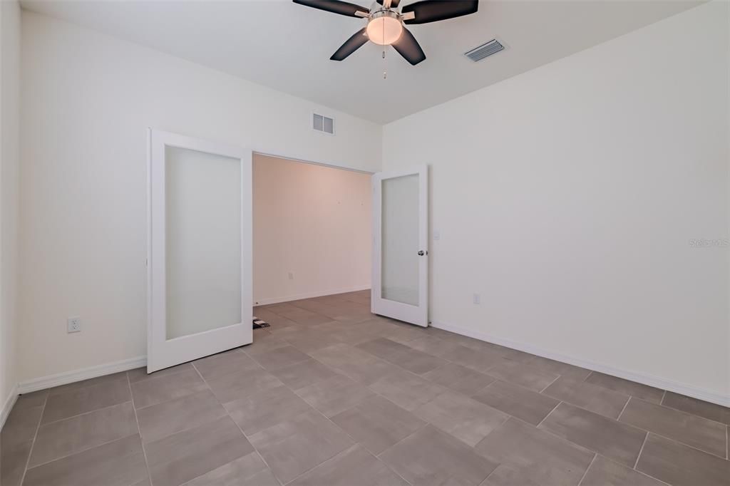 For Sale: $489,900 (5 beds, 3 baths, 2964 Square Feet)