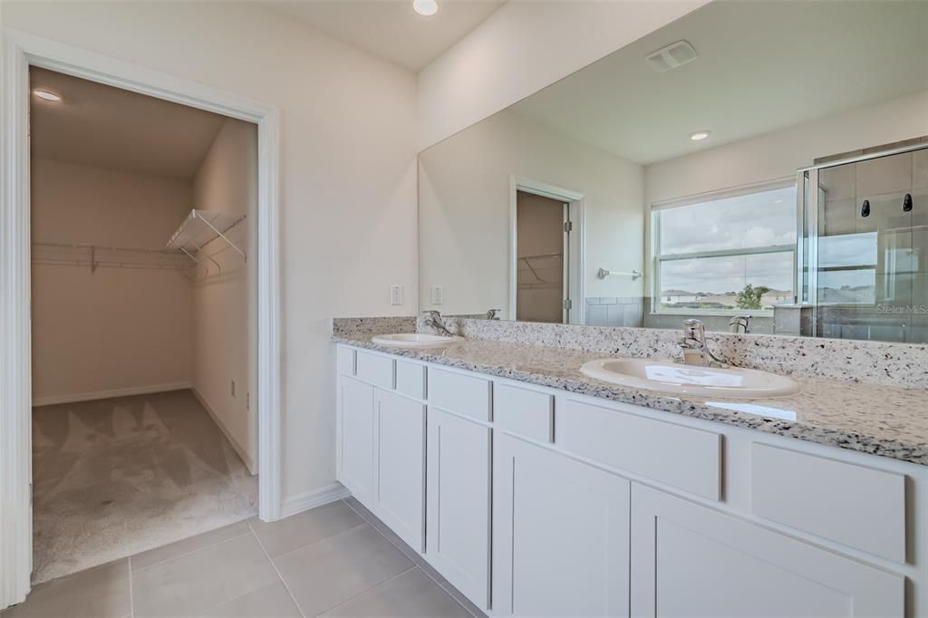 For Sale: $489,900 (5 beds, 3 baths, 2964 Square Feet)