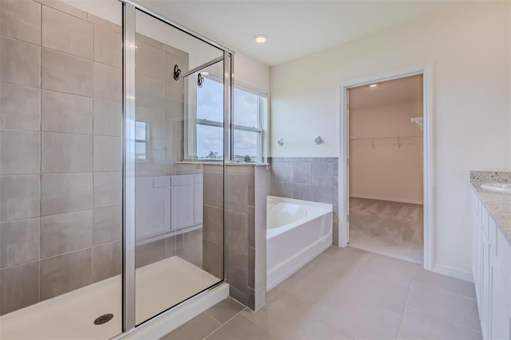 For Sale: $489,900 (5 beds, 3 baths, 2964 Square Feet)