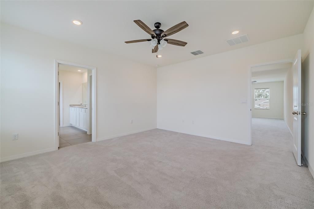 For Sale: $489,900 (5 beds, 3 baths, 2964 Square Feet)