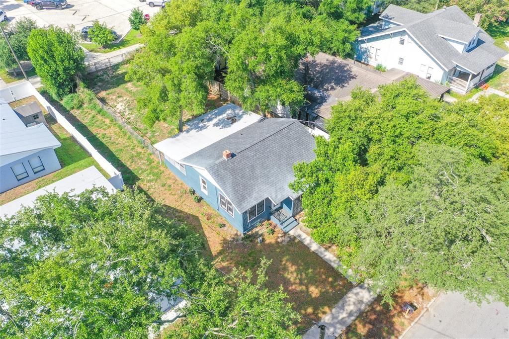 For Rent: $1,600 (2 beds, 1 baths, 920 Square Feet)