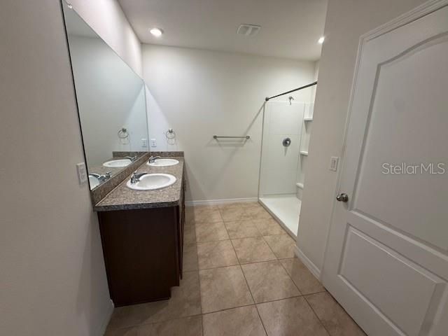 En Venta: $238,500 (3 camas, 2 baños, 1725 Pies cuadrados)