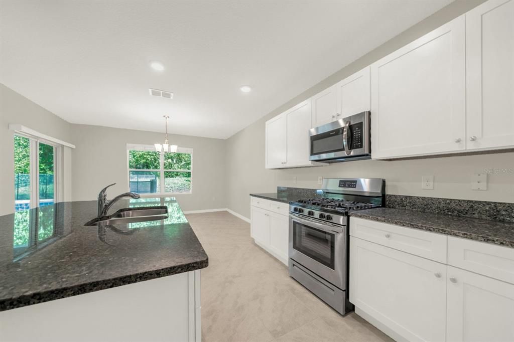 En Venta: $489,900 (3 camas, 2 baños, 2319 Pies cuadrados)