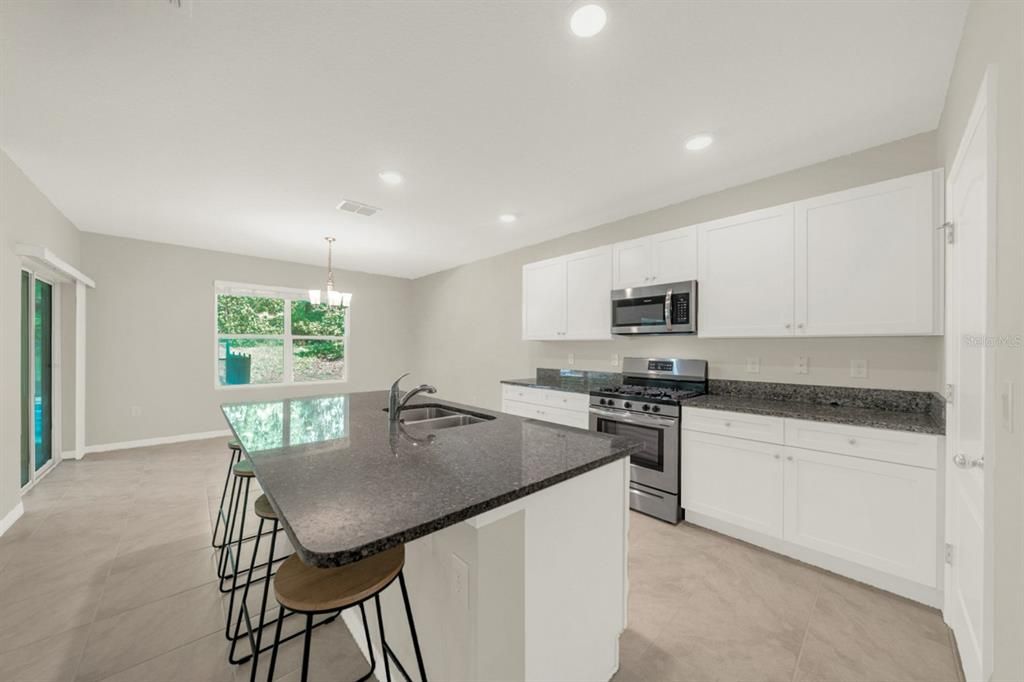 En Venta: $489,900 (3 camas, 2 baños, 2319 Pies cuadrados)