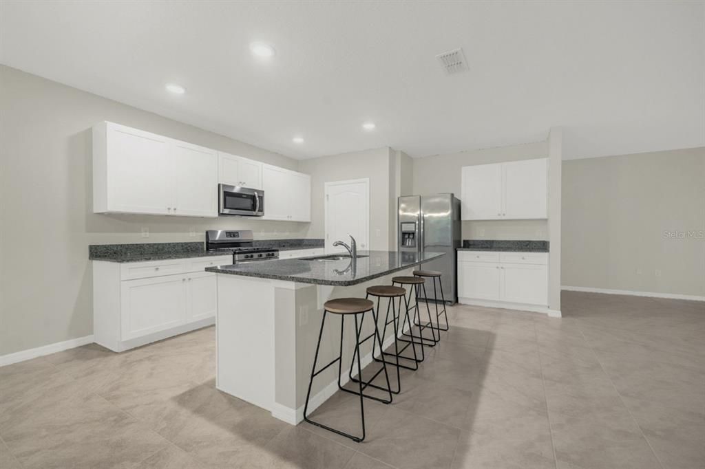 En Venta: $489,900 (3 camas, 2 baños, 2319 Pies cuadrados)