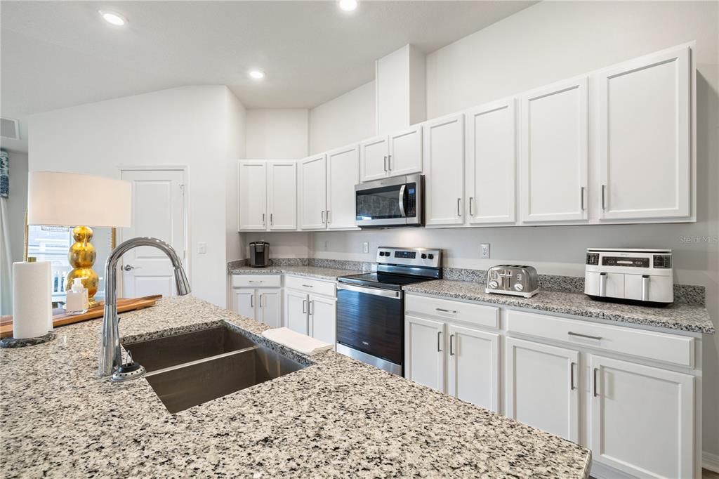 En Venta: $389,000 (3 camas, 2 baños, 1666 Pies cuadrados)