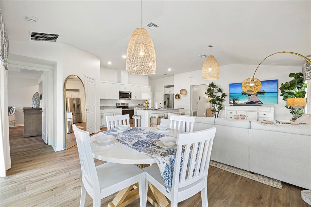 En Venta: $389,000 (3 camas, 2 baños, 1666 Pies cuadrados)