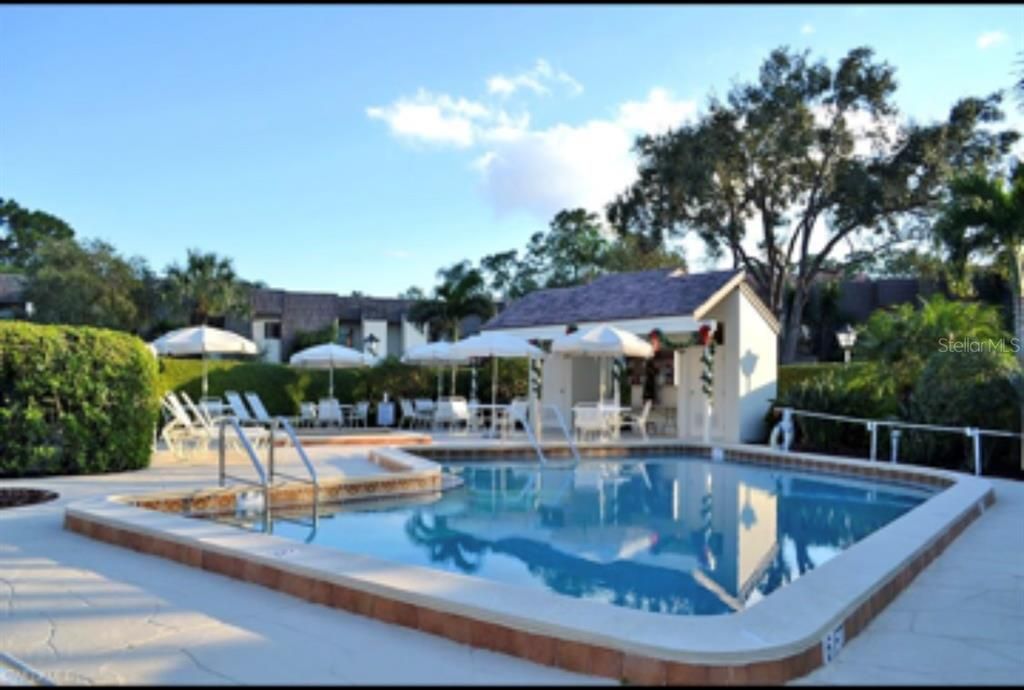 For Sale: $327,900 (2 beds, 2 baths, 1238 Square Feet)