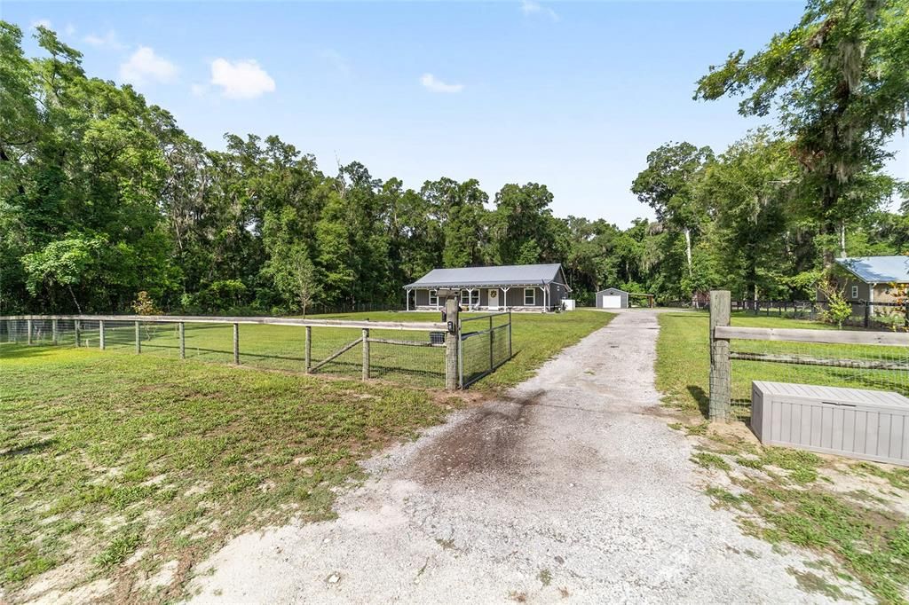 For Sale: $479,900 (3 beds, 2 baths, 1530 Square Feet)