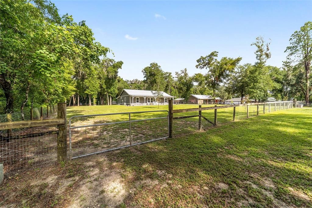 For Sale: $479,900 (3 beds, 2 baths, 1530 Square Feet)
