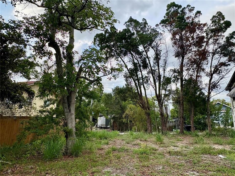 待售: $100,000 (0.12 acres)