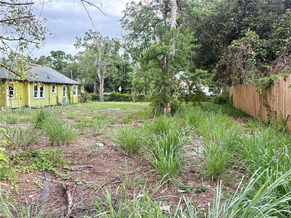待售: $100,000 (0.12 acres)