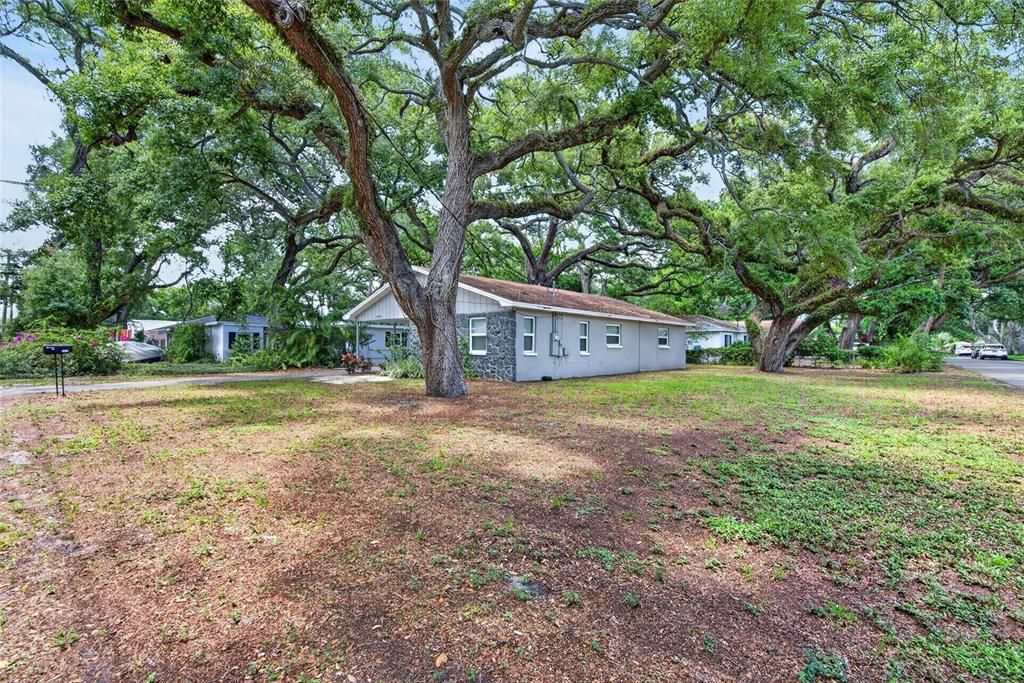 For Sale: $563,000 (3 beds, 2 baths, 1474 Square Feet)