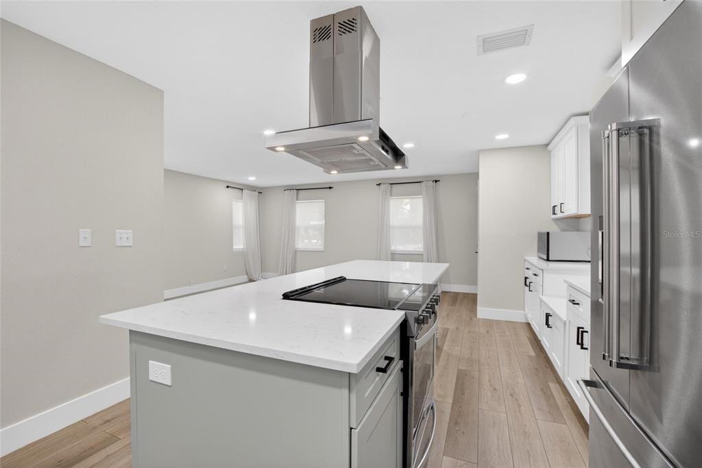 For Sale: $563,000 (3 beds, 2 baths, 1474 Square Feet)