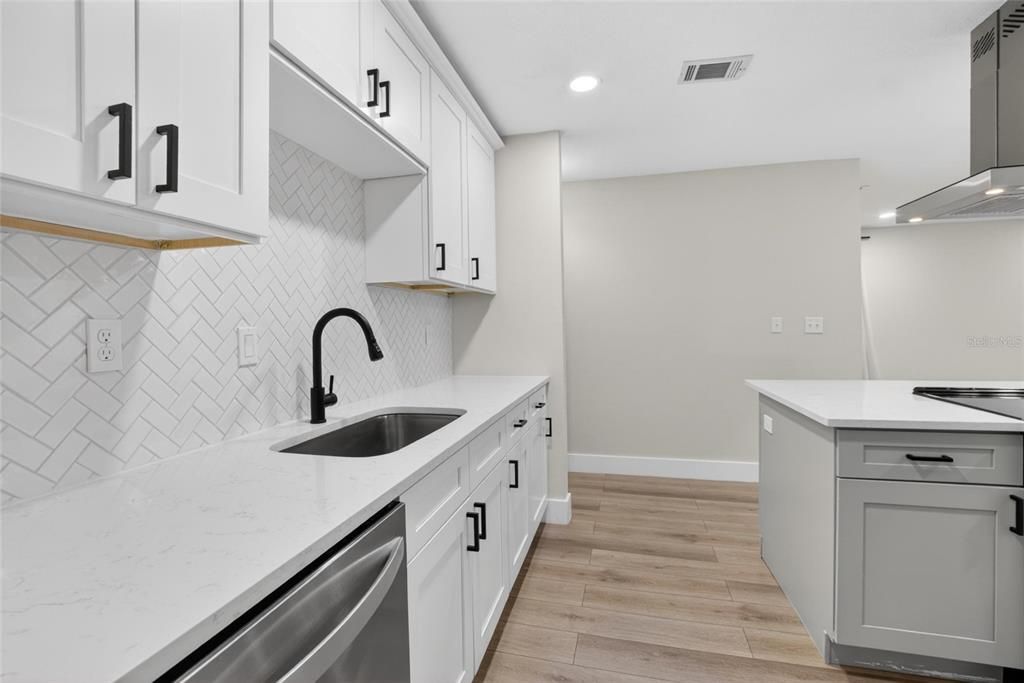 For Sale: $563,000 (3 beds, 2 baths, 1474 Square Feet)