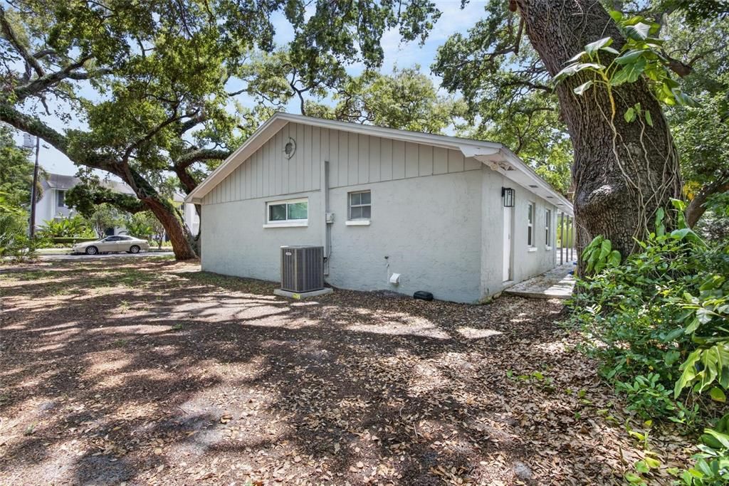 For Sale: $563,000 (3 beds, 2 baths, 1474 Square Feet)
