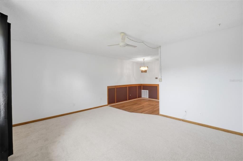 For Sale: $89,900 (1 beds, 1 baths, 600 Square Feet)