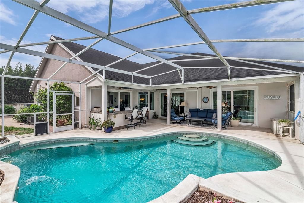 For Sale: $975,000 (5 beds, 3 baths, 2872 Square Feet)
