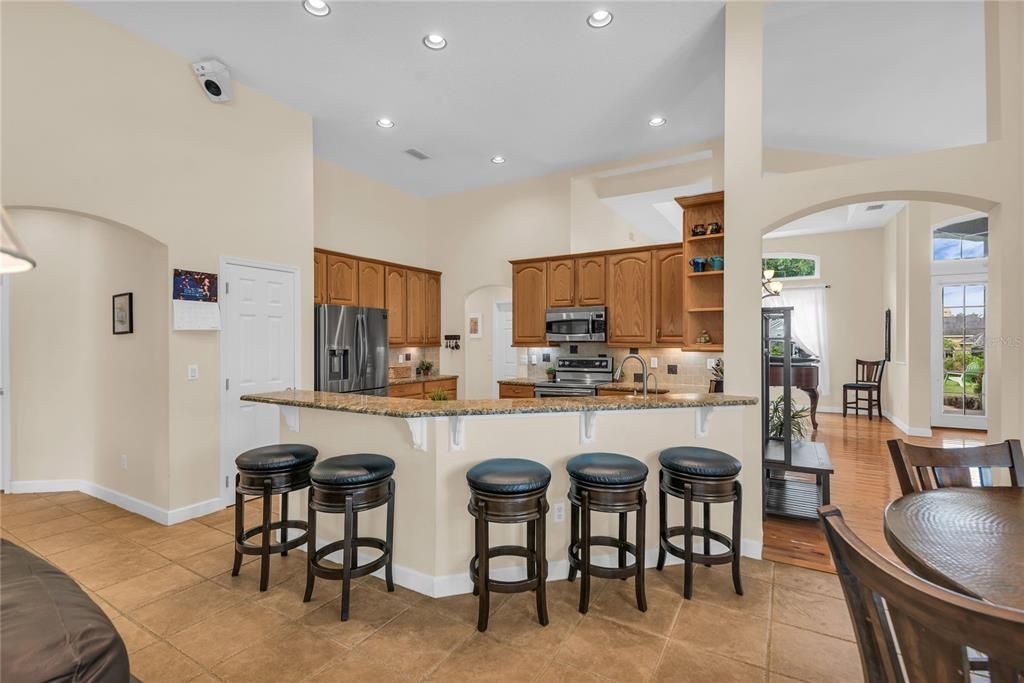 For Sale: $975,000 (5 beds, 3 baths, 2872 Square Feet)