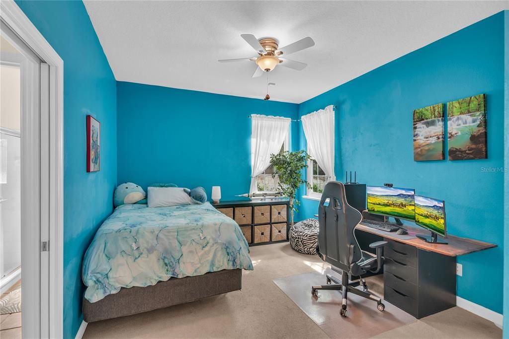 For Sale: $975,000 (5 beds, 3 baths, 2872 Square Feet)