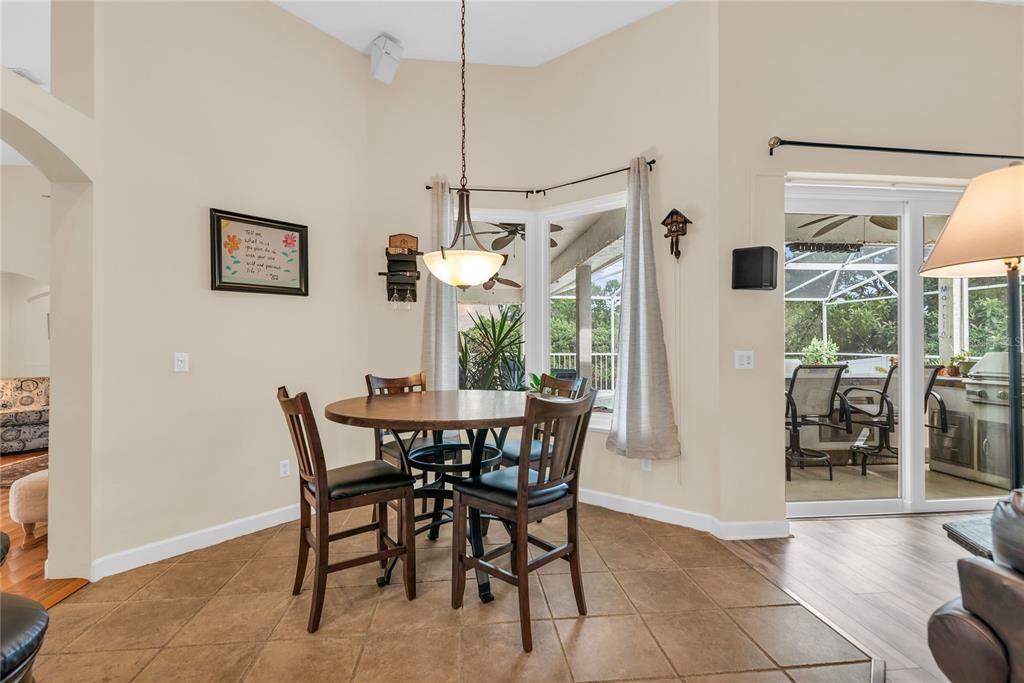 For Sale: $975,000 (5 beds, 3 baths, 2872 Square Feet)