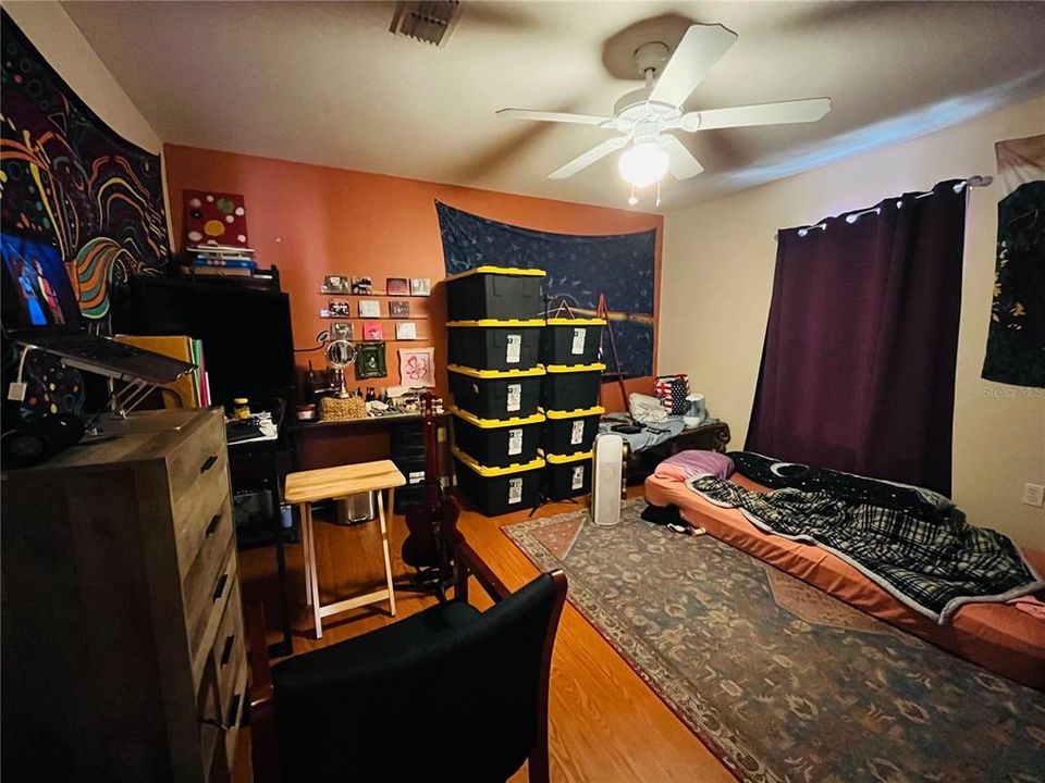 : $339,900 (4 camas, 2 baños, 2012 Pies cuadrados)