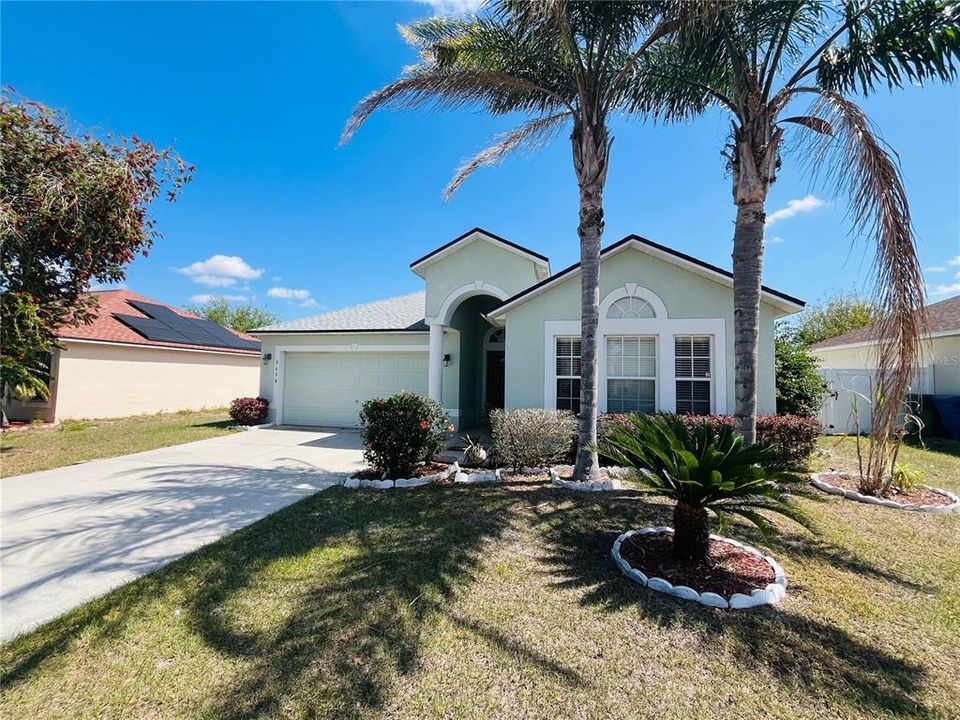 : $339,900 (4 camas, 2 baños, 2012 Pies cuadrados)