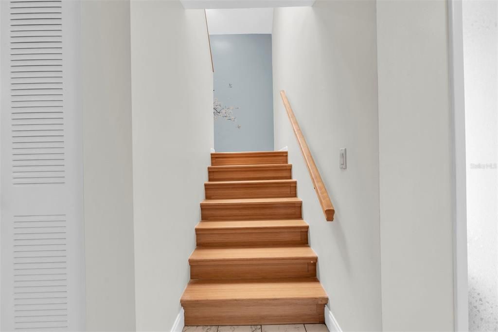 На продажу: $299,900 (2 спален, 2 ванн, 1453 Квадратных фут)