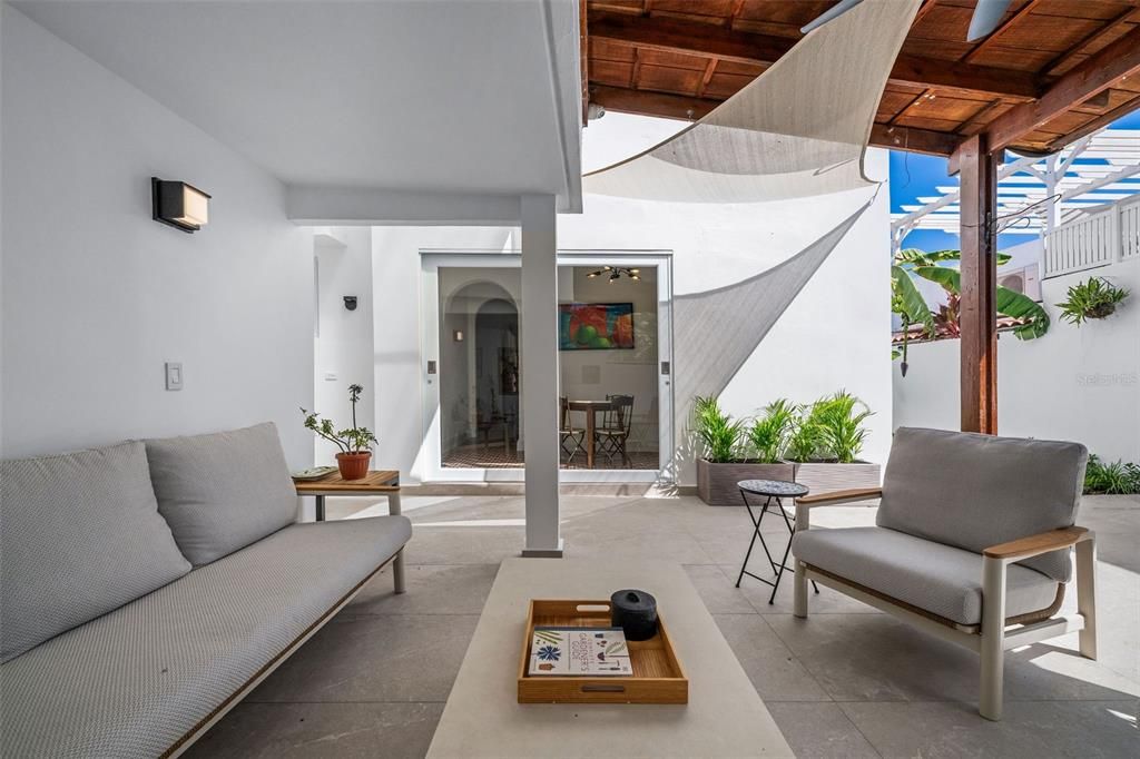 For Sale: $1,450,000 (4 beds, 3 baths, 2030 Square Feet)