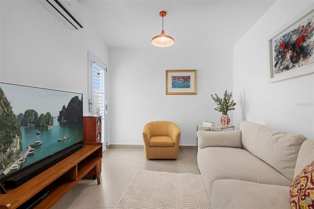 For Sale: $1,450,000 (4 beds, 3 baths, 2030 Square Feet)