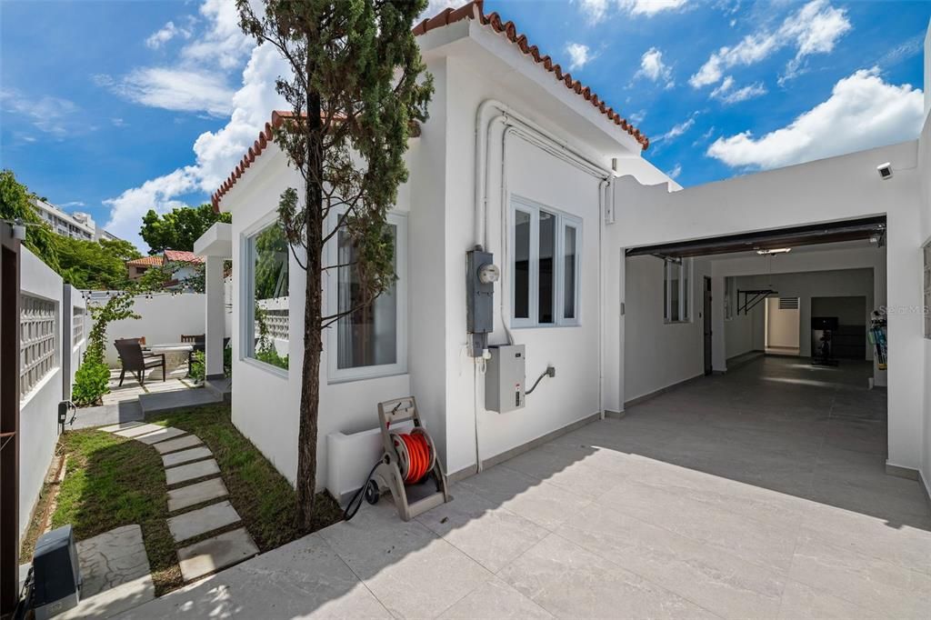 For Sale: $1,450,000 (4 beds, 3 baths, 2030 Square Feet)