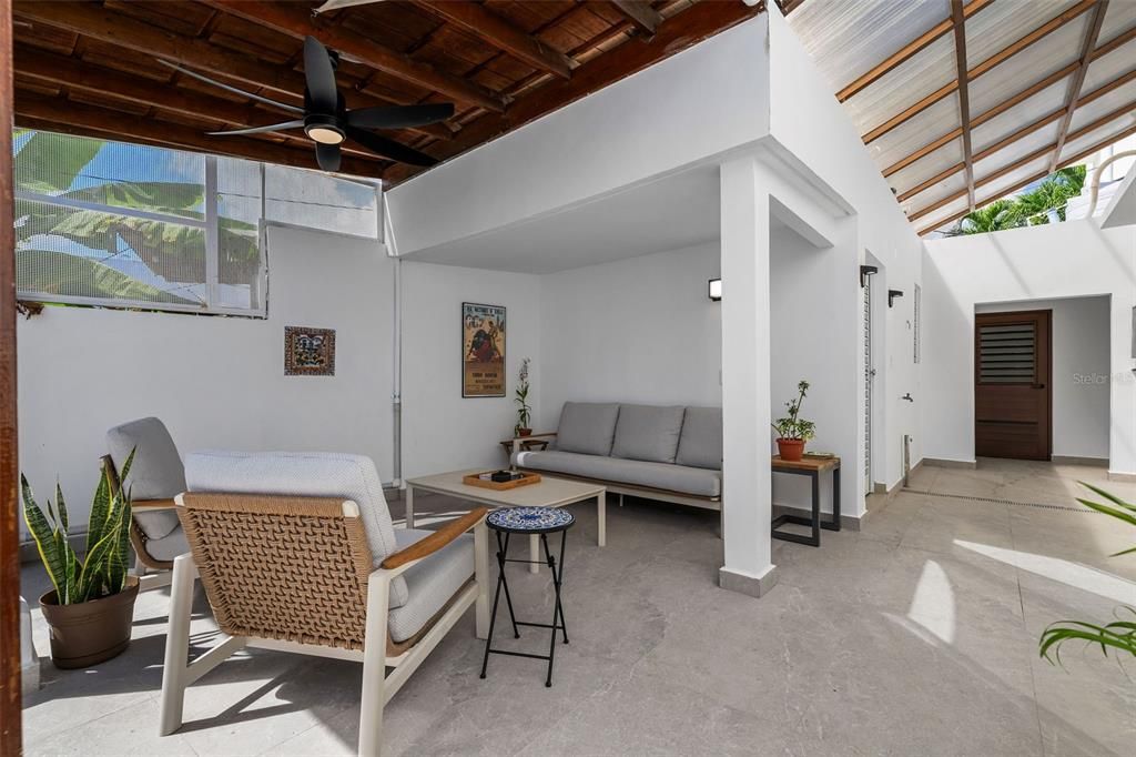 For Sale: $1,450,000 (4 beds, 3 baths, 2030 Square Feet)