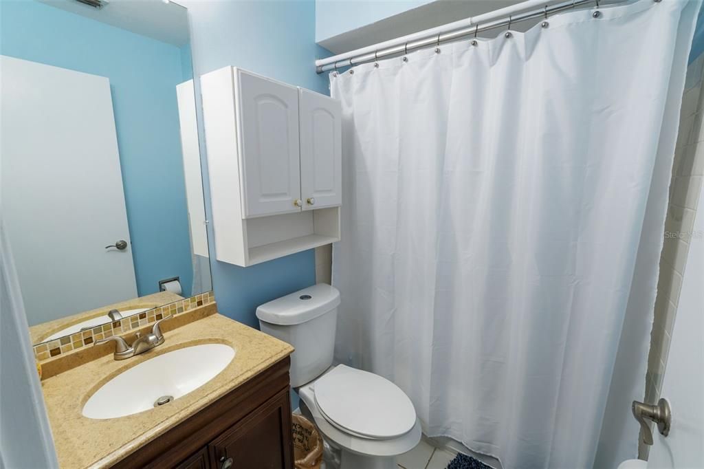 На продажу: $189,999 (2 спален, 2 ванн, 935 Квадратных фут)