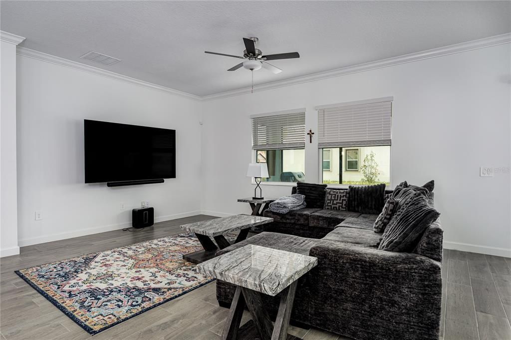 En Venta: $409,900 (2 camas, 2 baños, 2236 Pies cuadrados)