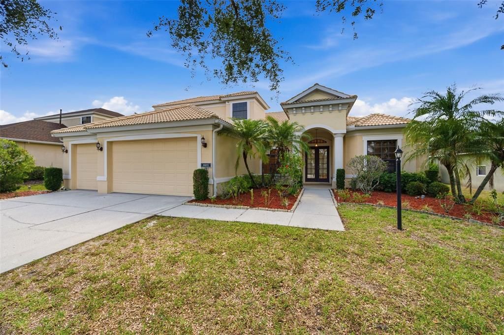 For Sale: $889,900 (5 beds, 3 baths, 3232 Square Feet)