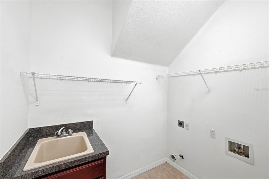 For Sale: $889,900 (5 beds, 3 baths, 3232 Square Feet)