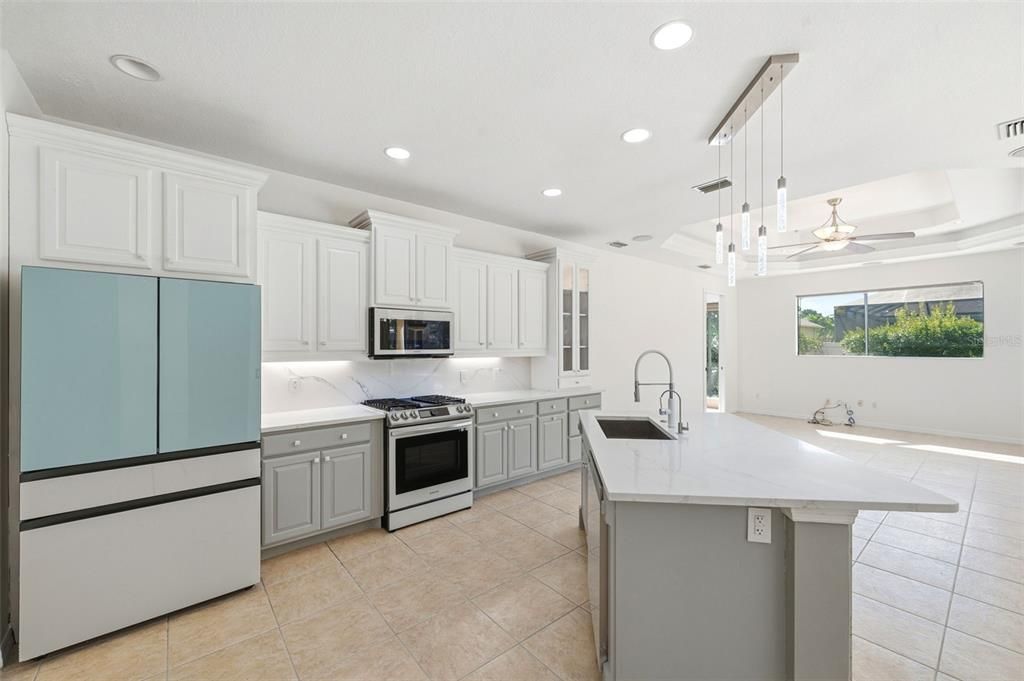 For Sale: $889,900 (5 beds, 3 baths, 3232 Square Feet)