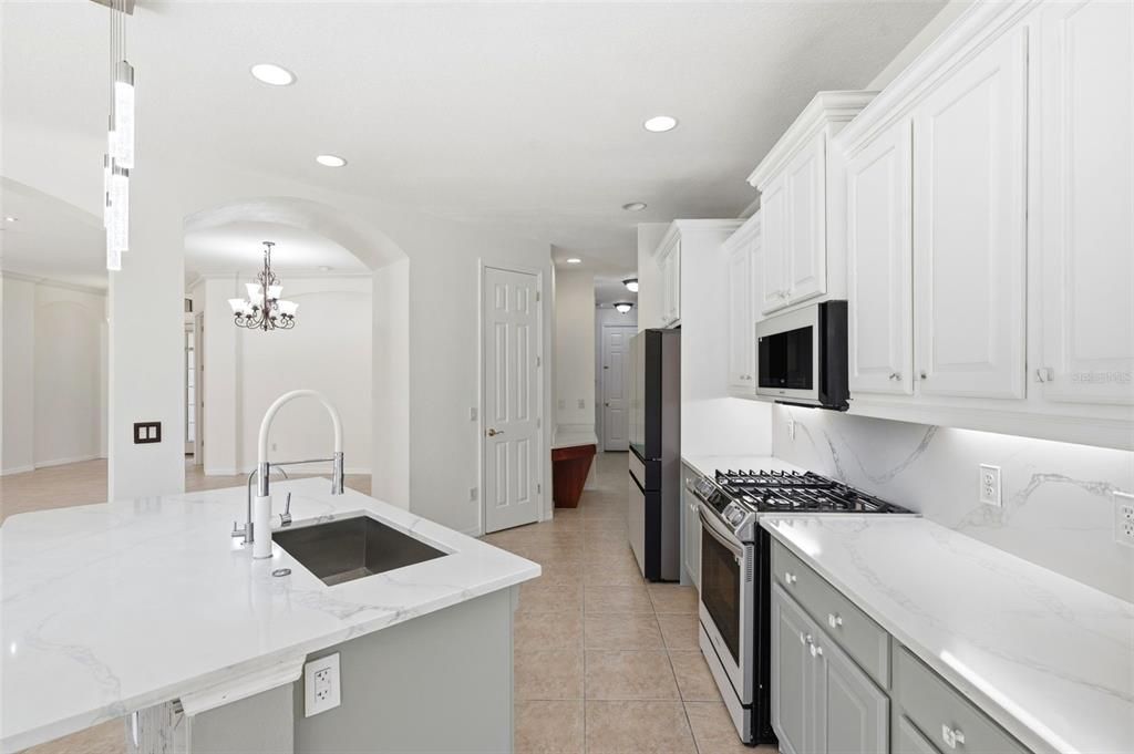 For Sale: $889,900 (5 beds, 3 baths, 3232 Square Feet)