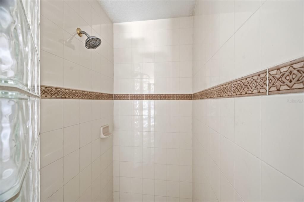 For Sale: $889,900 (5 beds, 3 baths, 3232 Square Feet)