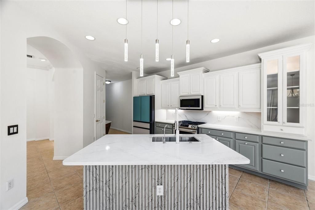 For Sale: $889,900 (5 beds, 3 baths, 3232 Square Feet)