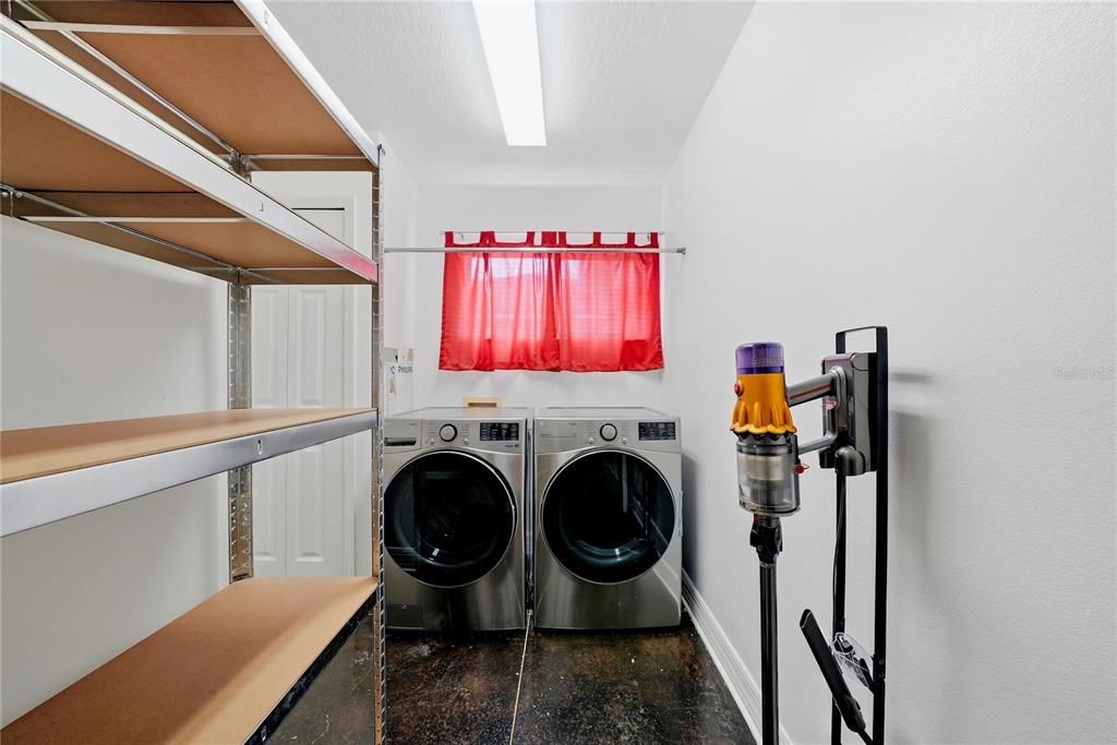 На продажу: $499,999 (4 спален, 2 ванн, 3308 Квадратных фут)