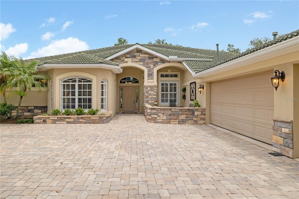 For Sale: $939,000 (5 beds, 3 baths, 3659 Square Feet)