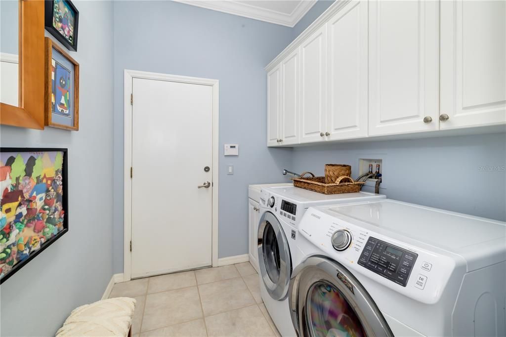 For Sale: $939,000 (5 beds, 3 baths, 3659 Square Feet)