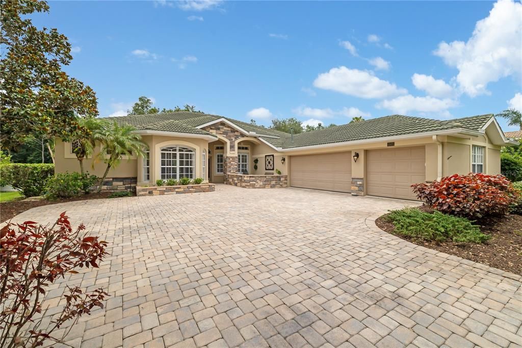 For Sale: $939,000 (5 beds, 3 baths, 3659 Square Feet)