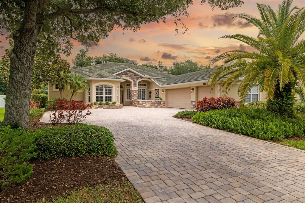 For Sale: $939,000 (5 beds, 3 baths, 3659 Square Feet)