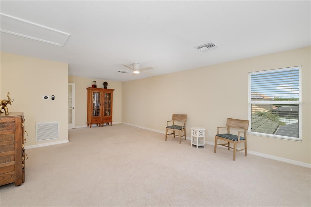 For Sale: $939,000 (5 beds, 3 baths, 3659 Square Feet)